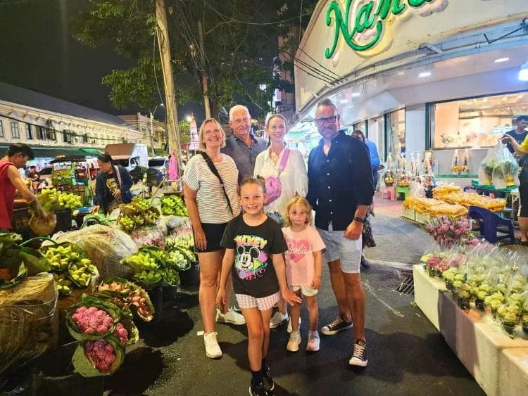 Romantic Private Bangkok Tuk Tuk Tour with Dinner