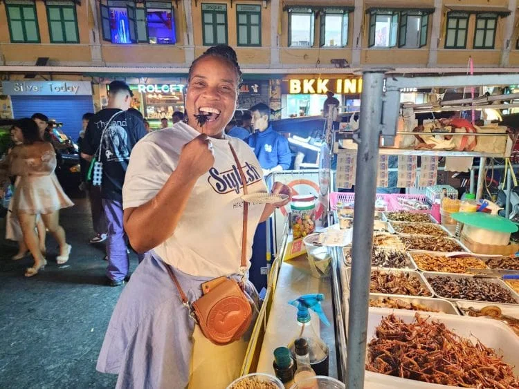 Romantic Private Bangkok Tuk Tuk Tour with Dinner