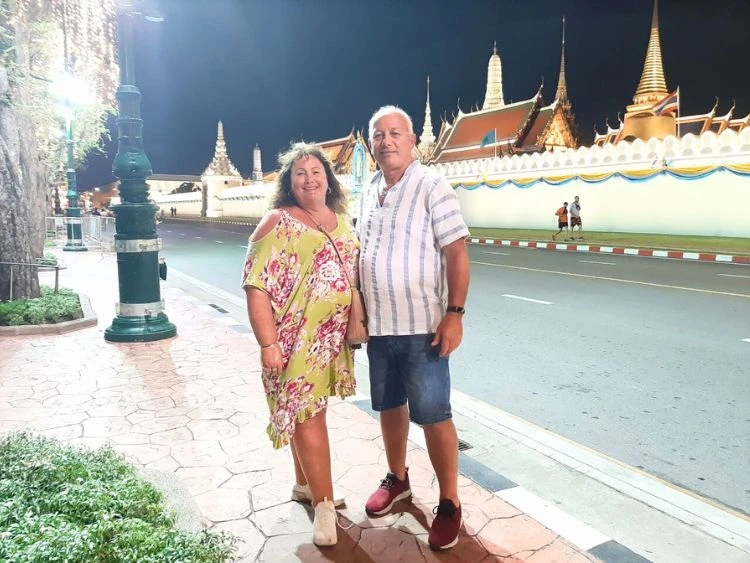 Romantic Private Bangkok Tuk Tuk Tour with Dinner