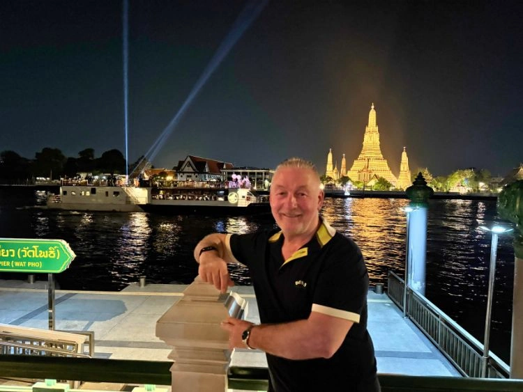 Romantic Private Bangkok Tuk Tuk Tour with Dinner