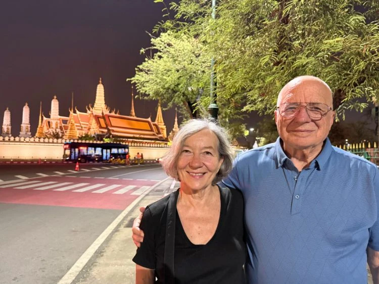 Romantic Private Bangkok Tuk Tuk Tour with Dinner