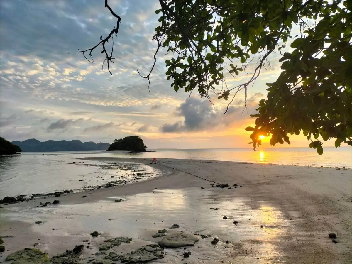 Joy 7 Islands LongTail Boat Sunset Tour with BBQ and BioLum Plankton from Krabi