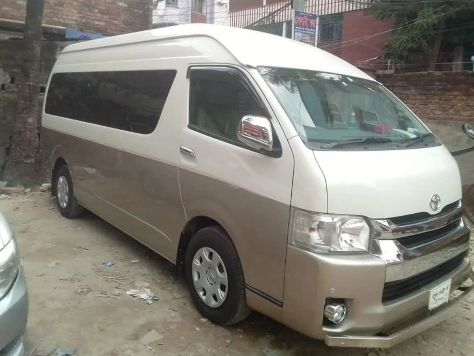 Smooth Private Arrival Transfer from Hazrat Shahjalal International Airport to Dhaka Hotel