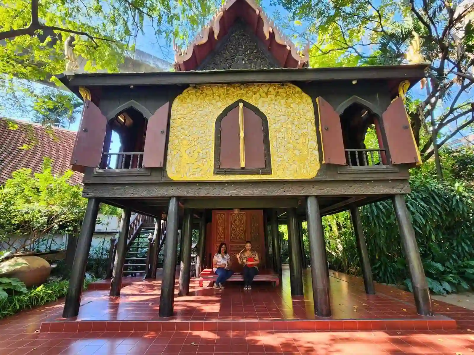 Private Bangkok Temple and Culture Tour with Jim Thompson House