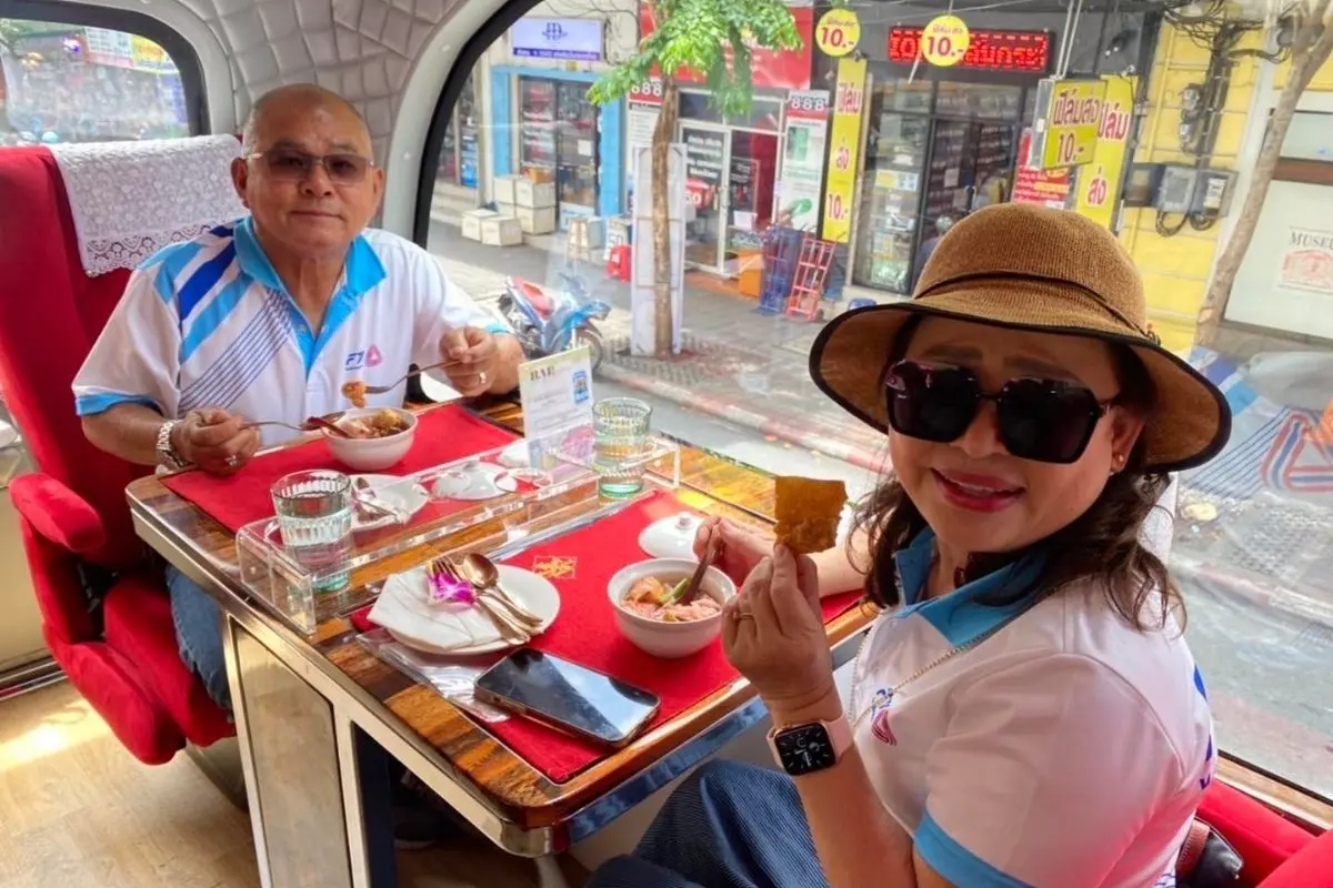Thai Bus Food Tour Lunch Time Luxury Sightseeing