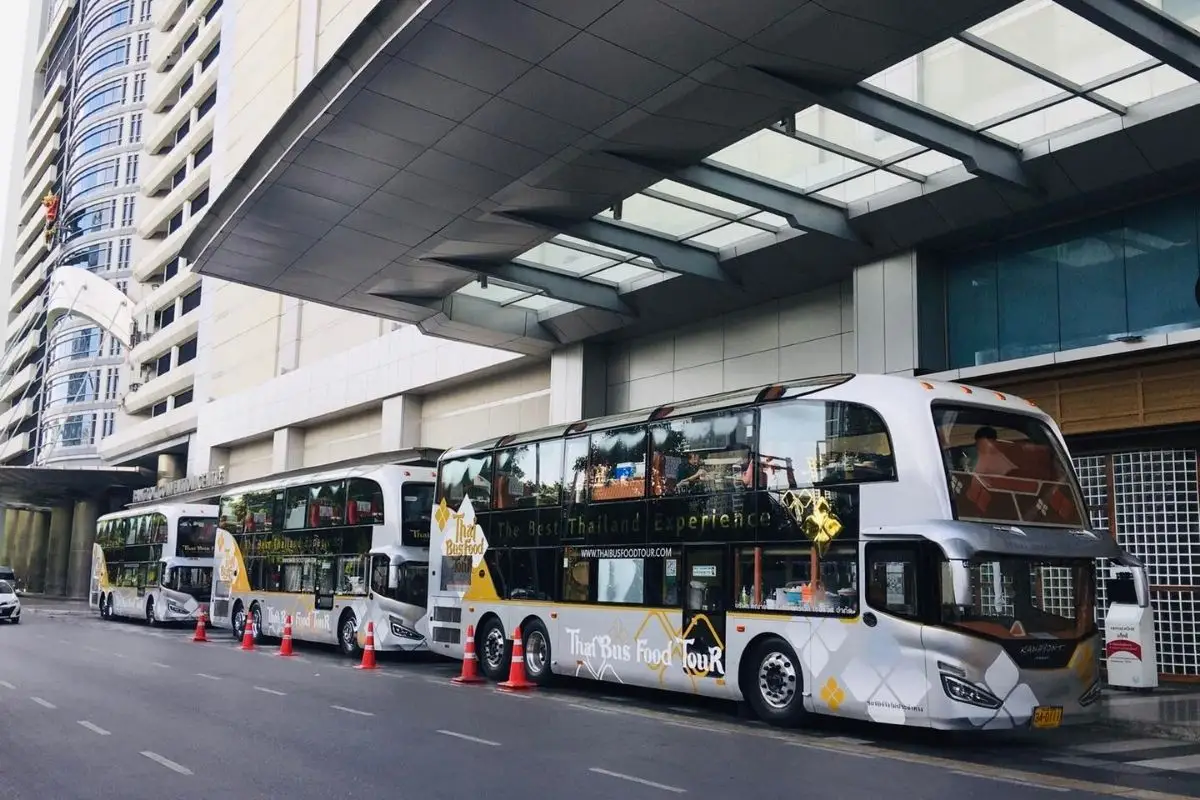 Thai Bus Food Tour Lunch Time Luxury Sightseeing