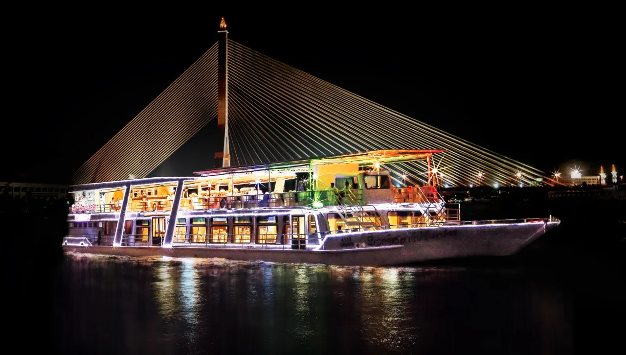 Chao Phraya Dinner Cruise aboard River Star Princess Delight