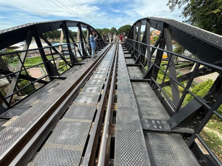 Private Erawan Waterfall Tour in Kanchanaburi from Bangkok