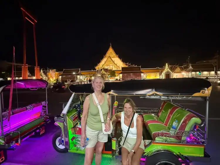 Bangkok Private Tuk Tuk Tour with Dinner