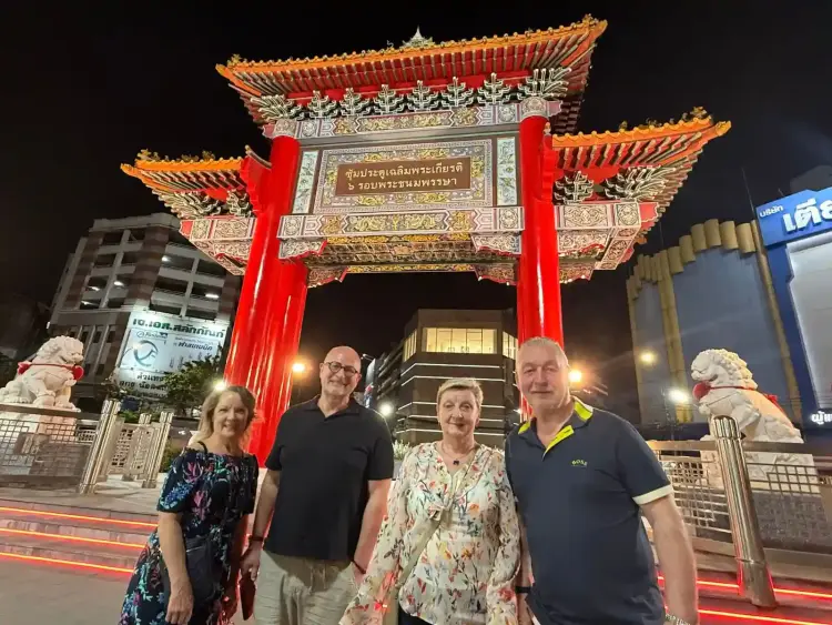 Bangkok Private Tuk Tuk Tour with Dinner