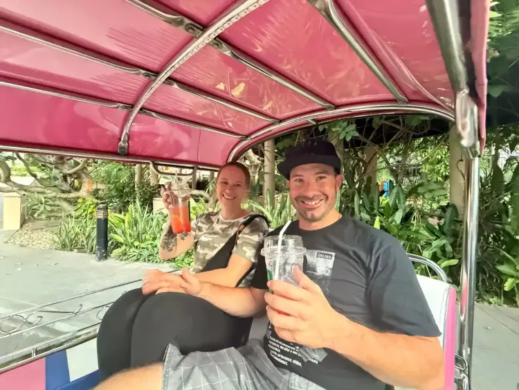 Bangkok Private Tuk Tuk Tour with Dinner