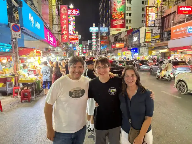 Bangkok Private Tuk Tuk Tour with Dinner