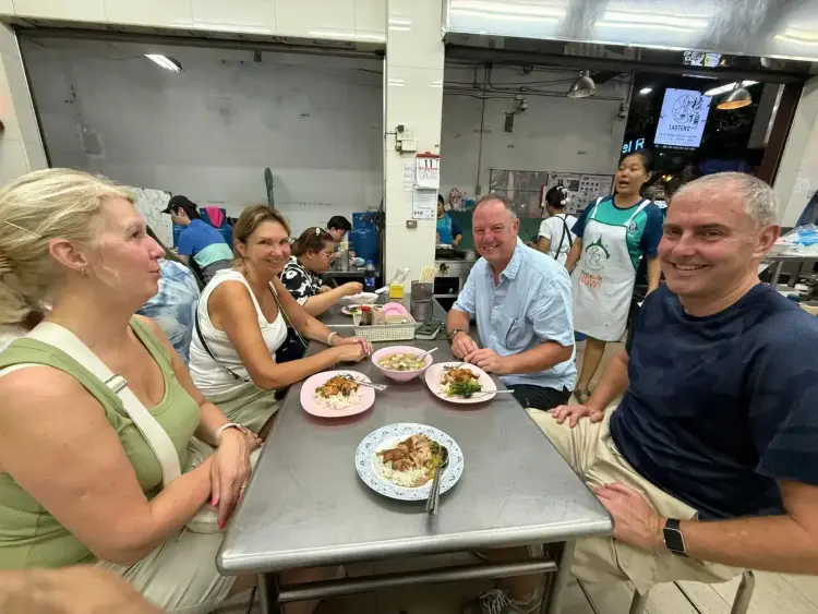 Bangkok Private Tuk Tuk Tour with Dinner