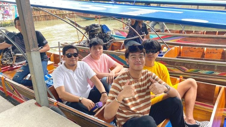 Exciting Private Day Tour to Maeklong Railway & Damnoen Saduak Floating Market from Bangkok – Authentic Thailand Experience