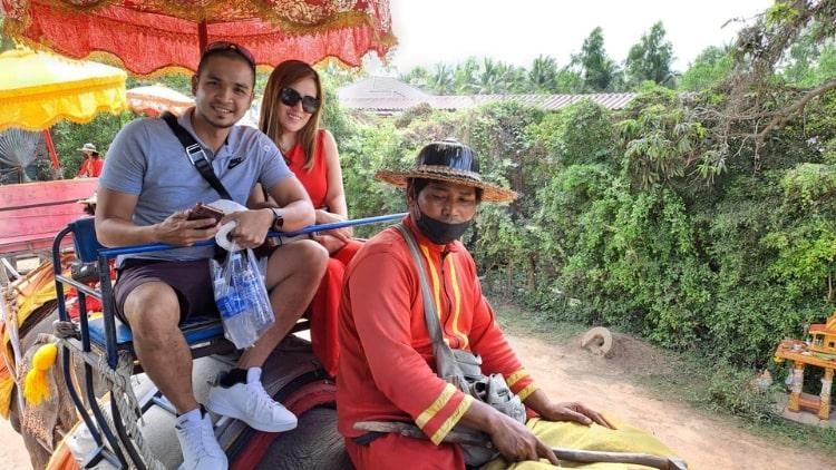 Exciting Private Day Tour to Maeklong Railway & Damnoen Saduak Floating Market from Bangkok – Authentic Thailand Experience