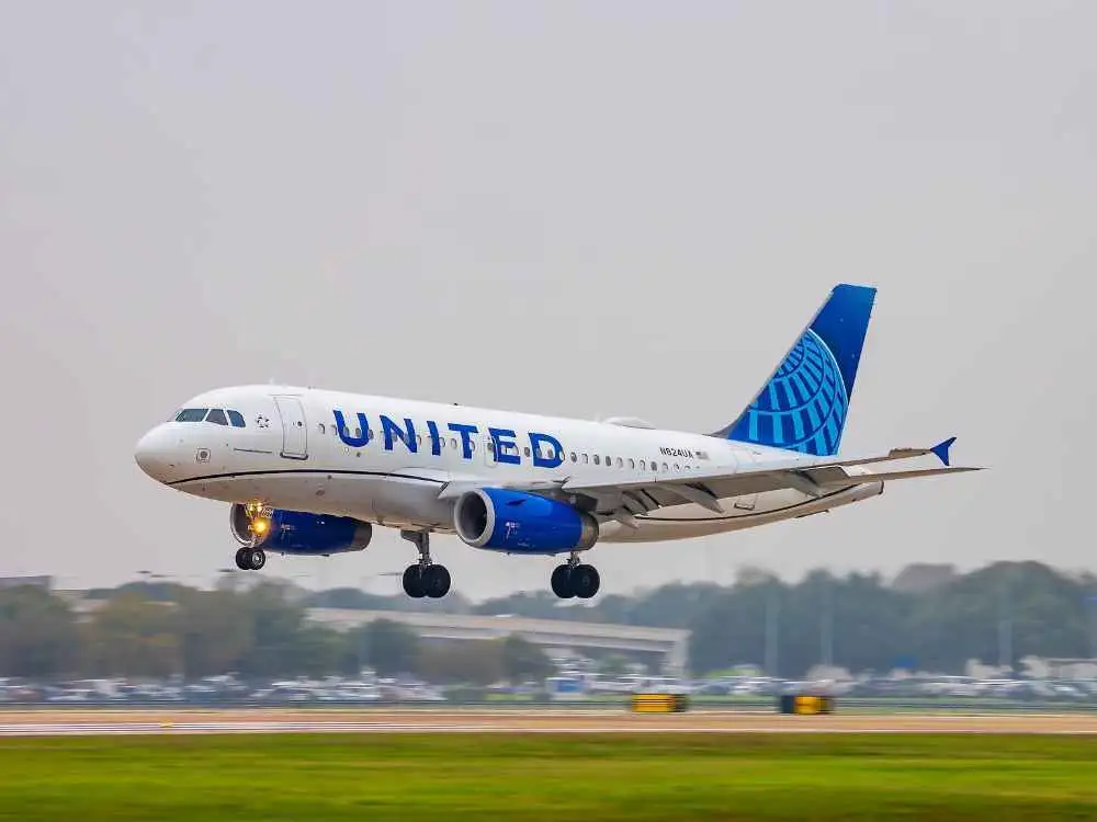 Arrival Transfer Detroit Metro Airport DTW to Detroit Hotel Private Fast and Reliable Service