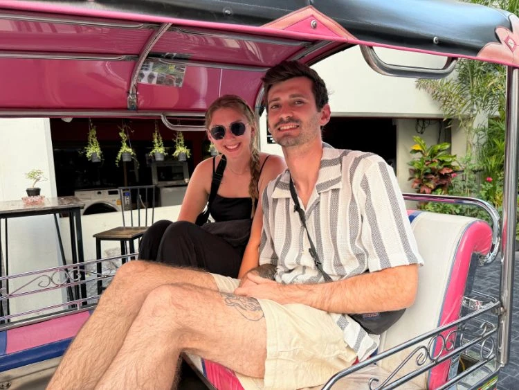 Romantic Private Bangkok Tuk Tuk Tour with Dinner