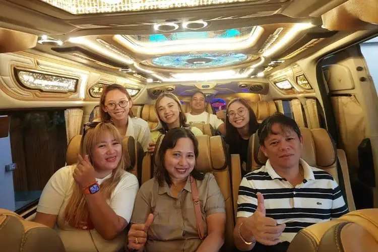 Private Arrival Transfer From Singapore Airport or Port to Hotel Swift