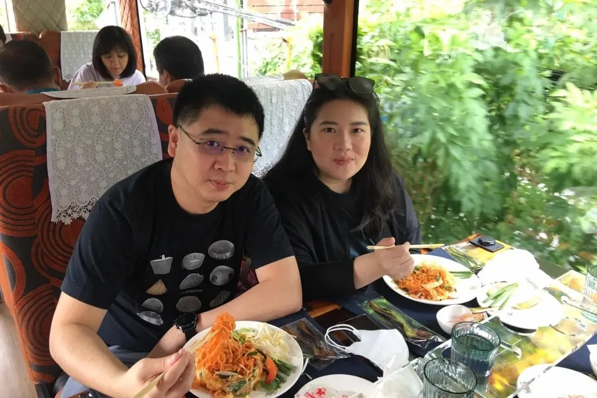 Thai Bus Food Tour Lunch Time Luxury Sightseeing