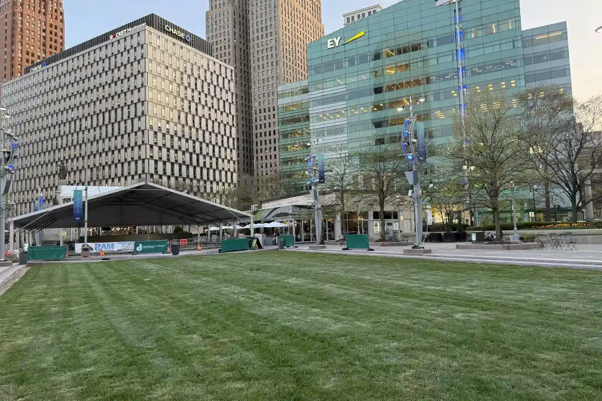 The Definitive Downtown Detroit Walking Tour: Architecture & Icons photo 1