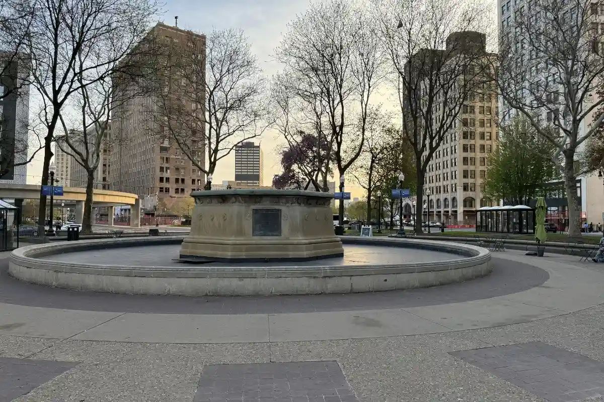 The Definitive Downtown Detroit Walking Tour: Architecture & Icons