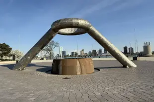 The Definitive Downtown Detroit Walking Tour: Architecture & Icons